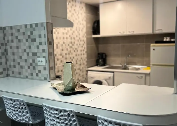 Club Paraiso * 阿德耶